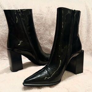 SOLD - BRAND NEW Jeffrey Campbell Pointed Toe Leather Ankle Boots (Size 7)